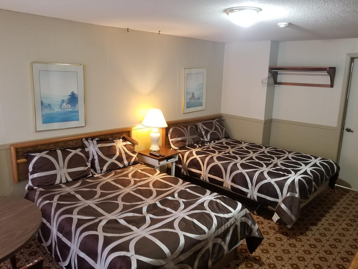 Twin Oaks Motel Orono Eksteriør billede
