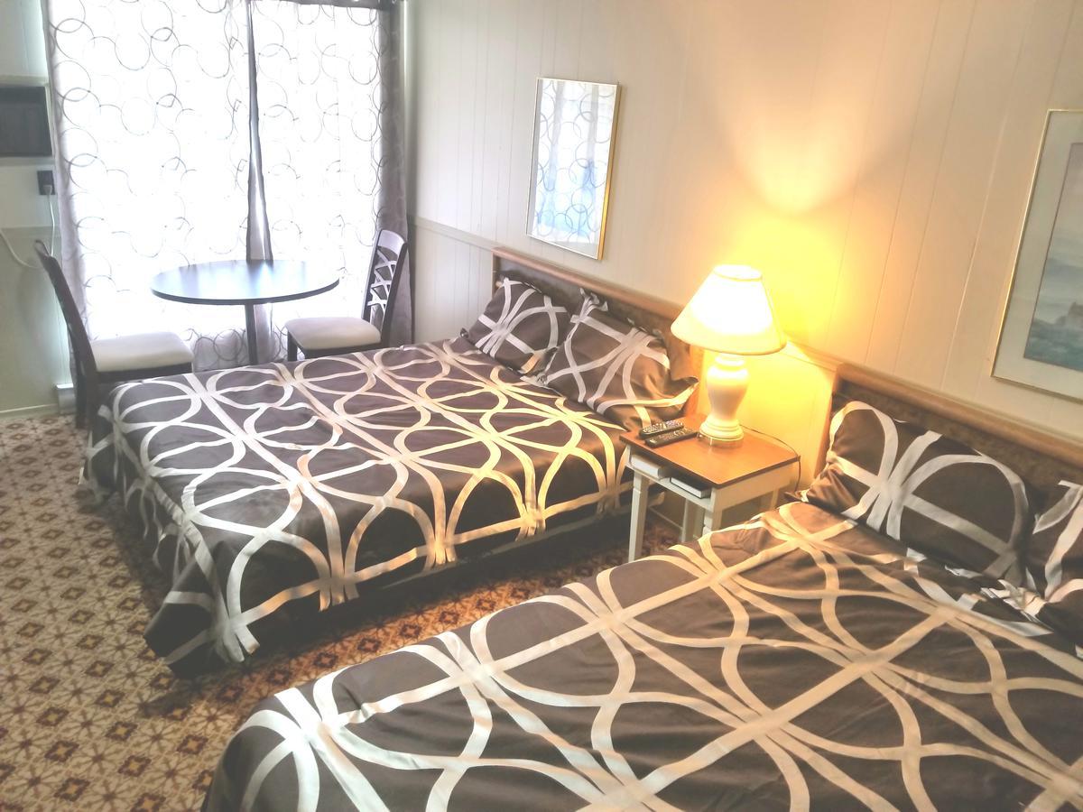 Twin Oaks Motel Orono Eksteriør billede