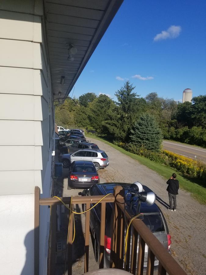 Twin Oaks Motel Orono Eksteriør billede
