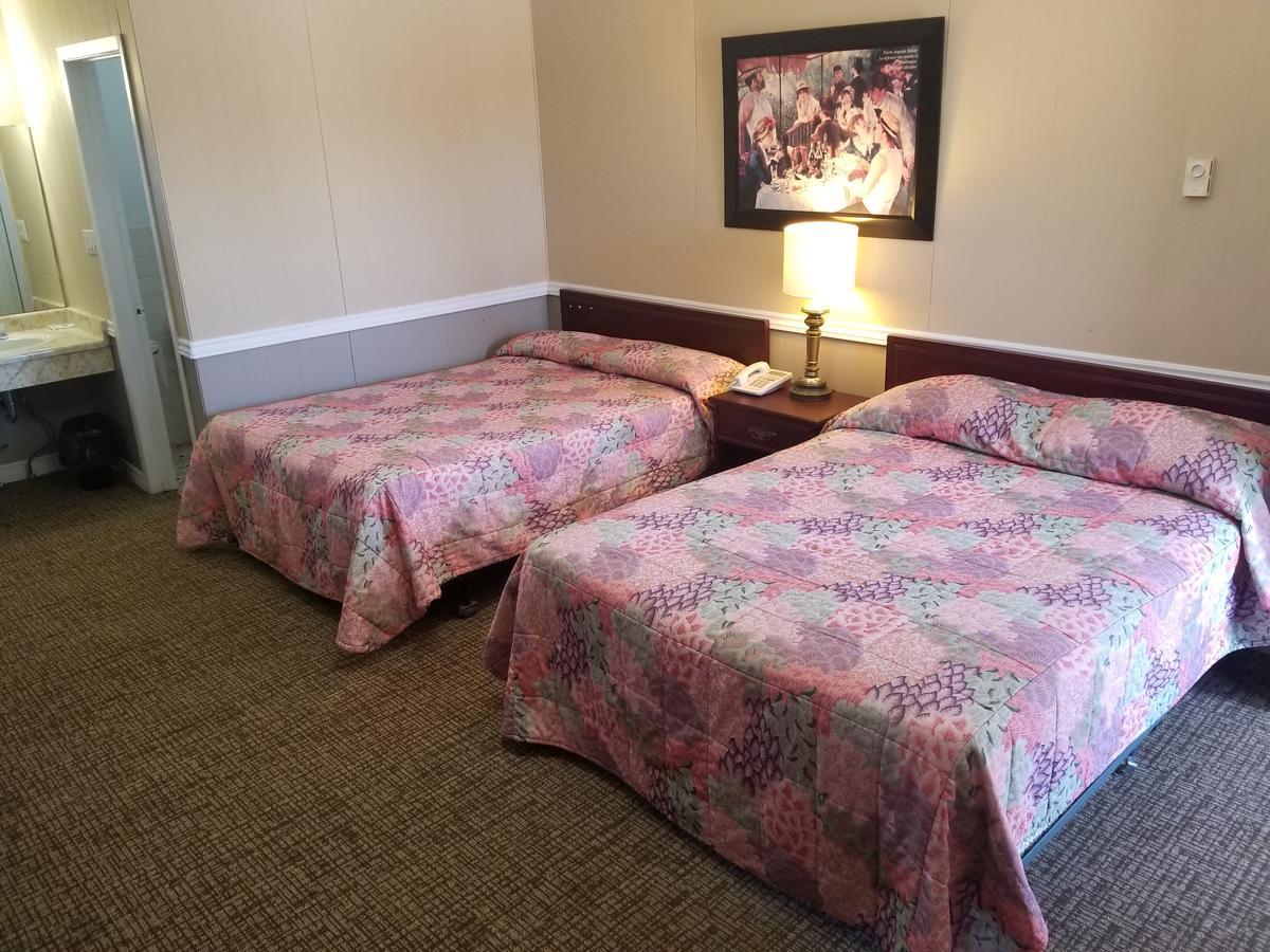 Twin Oaks Motel Orono Eksteriør billede