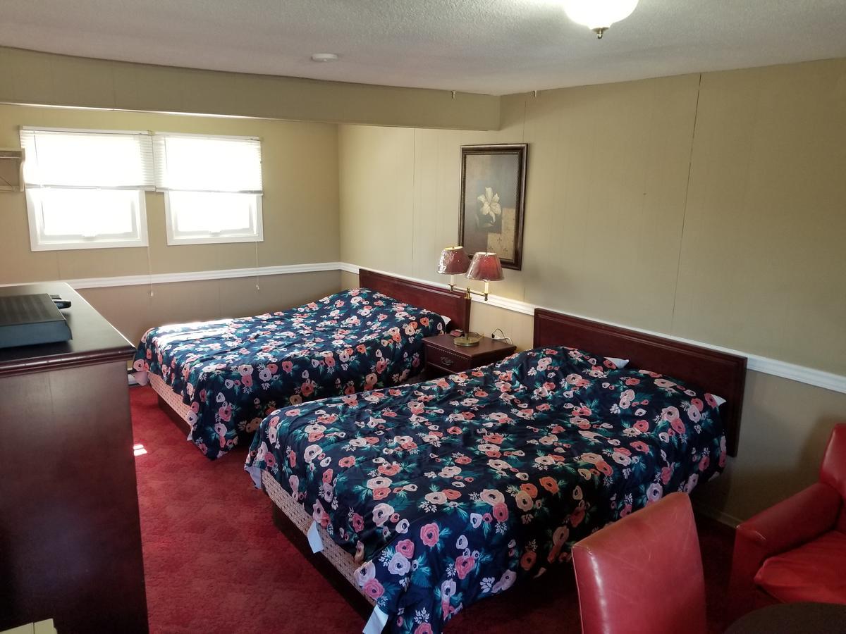 Twin Oaks Motel Orono Eksteriør billede