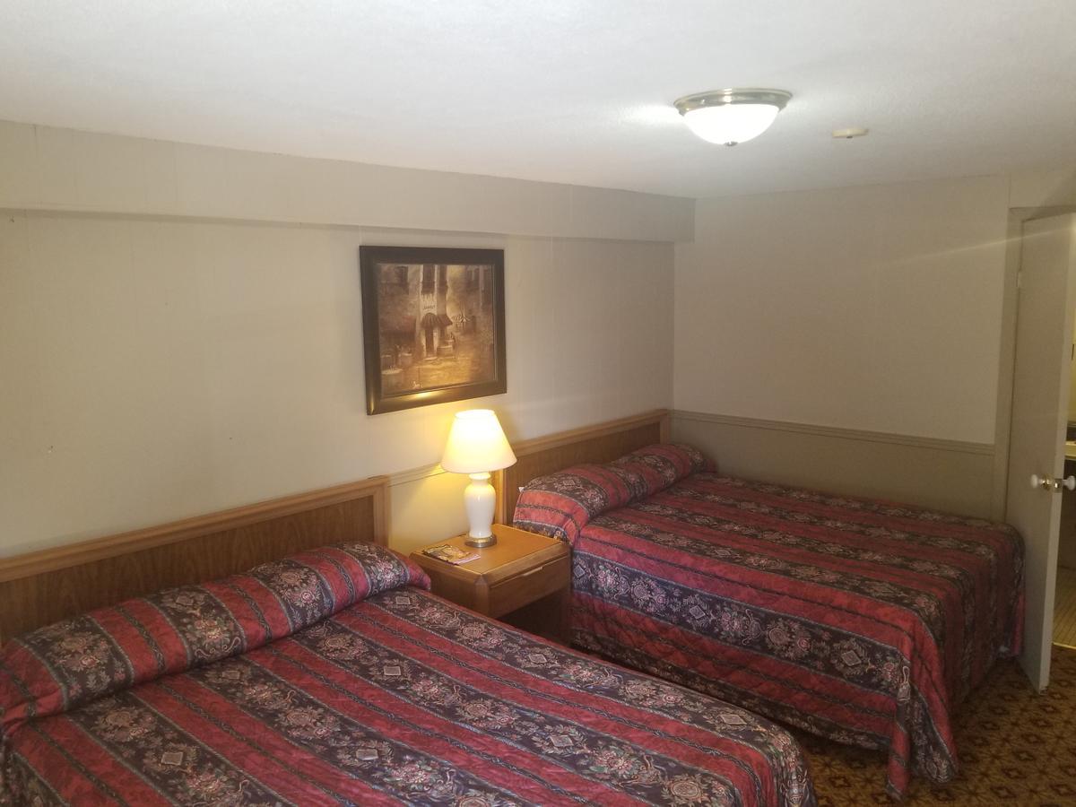 Twin Oaks Motel Orono Eksteriør billede